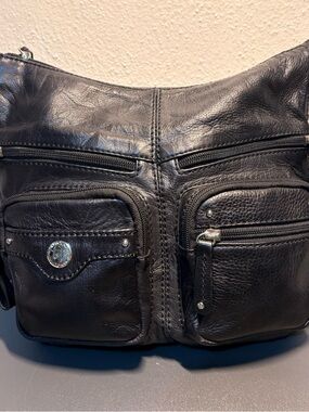 Stone Mountain Accessories Black genuine Leather Crossbody with Silver HW-nwot